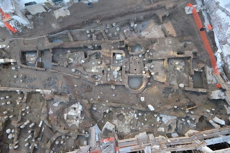 Le arcate dell'acquedotto Acqua Vergine nel rione Trevi