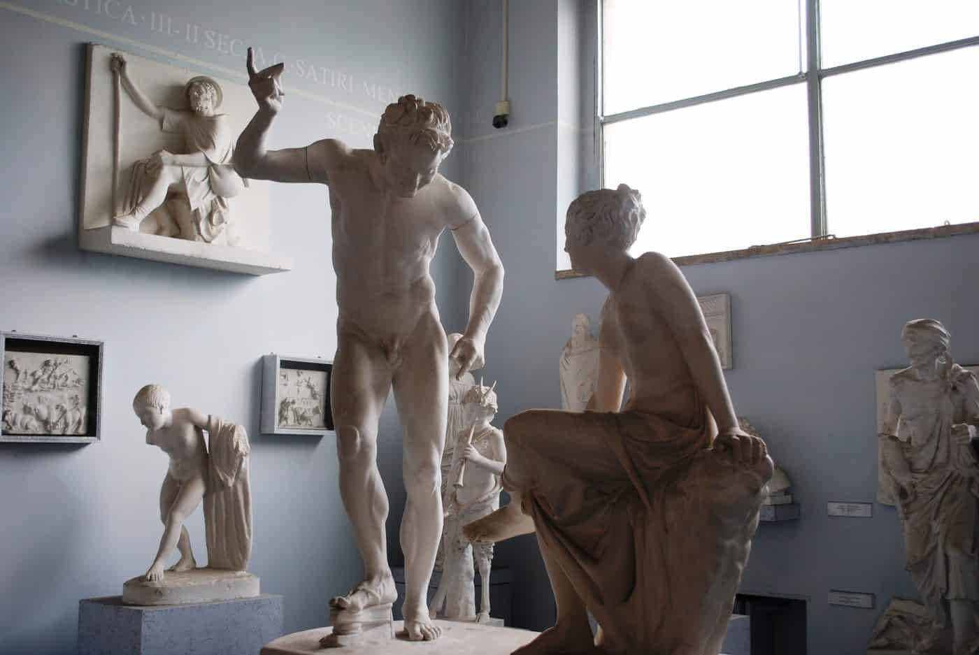 Infilata di sale con calchi in gesso al Museo dell'Arte Classica della Sapienza