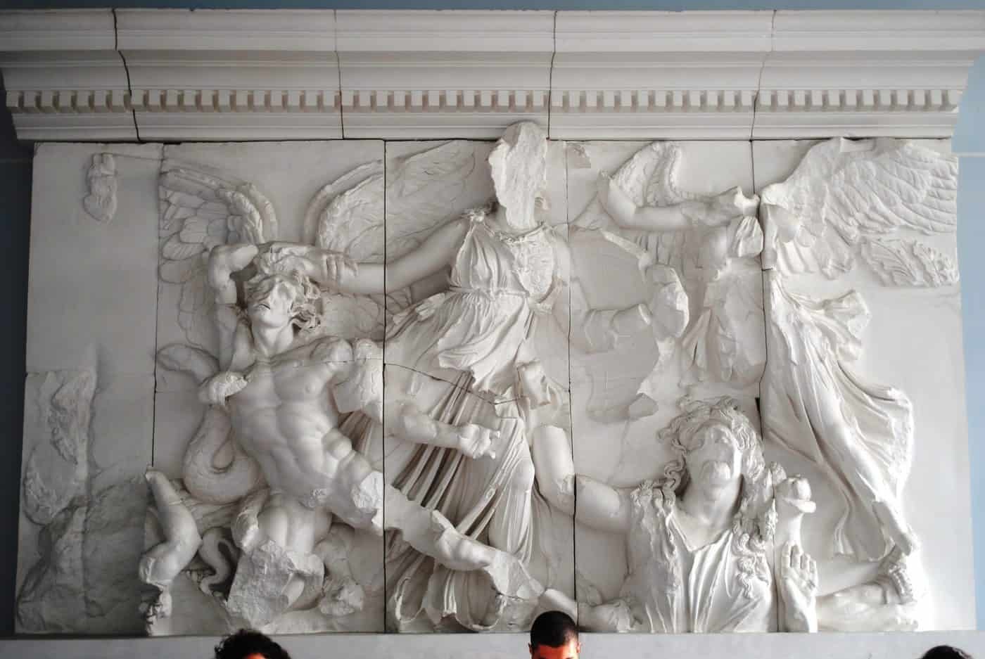 Corridoio con calchi colossali nel Museo dell'Arte Classica della Sapienza