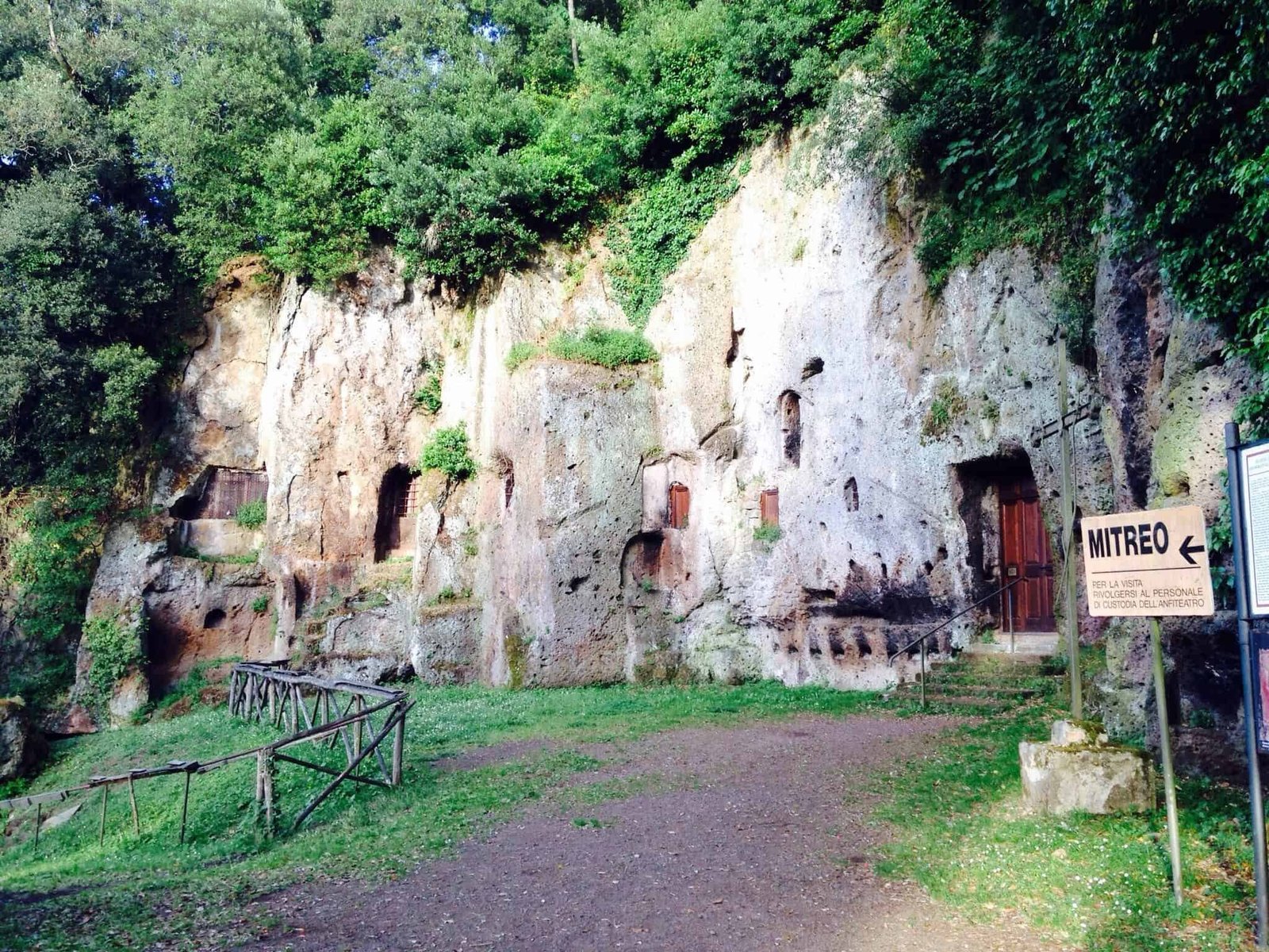 Sutri (VT) 10 Very Ancient City of Sutri