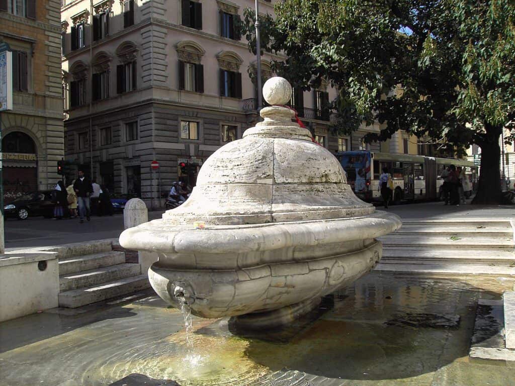 La zuppiera di Corso Vittorio - Fontana della Terrina