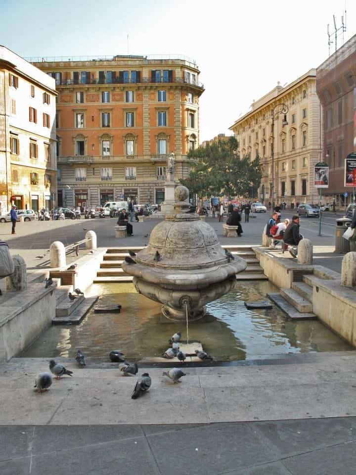 Zuppiera di Corso Vittorio - Fontana della Terrina