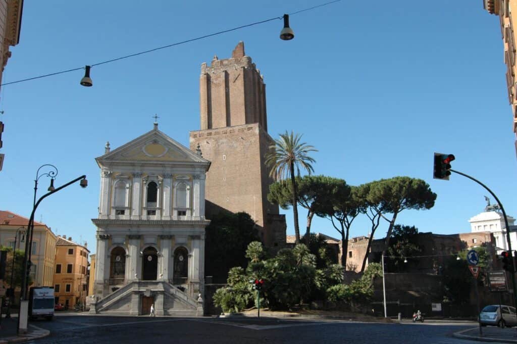 La Torre delle Milizie vista dal complesso dei Mercati di Traiano