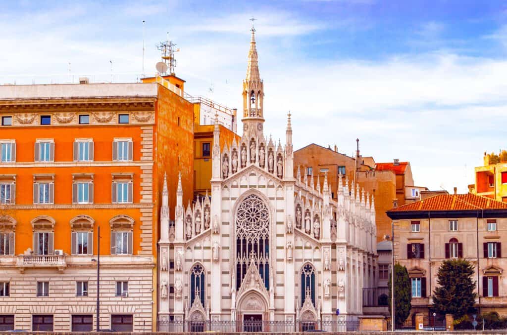 Piccolo Duomo e il Museo delle Anime del Purgatorio