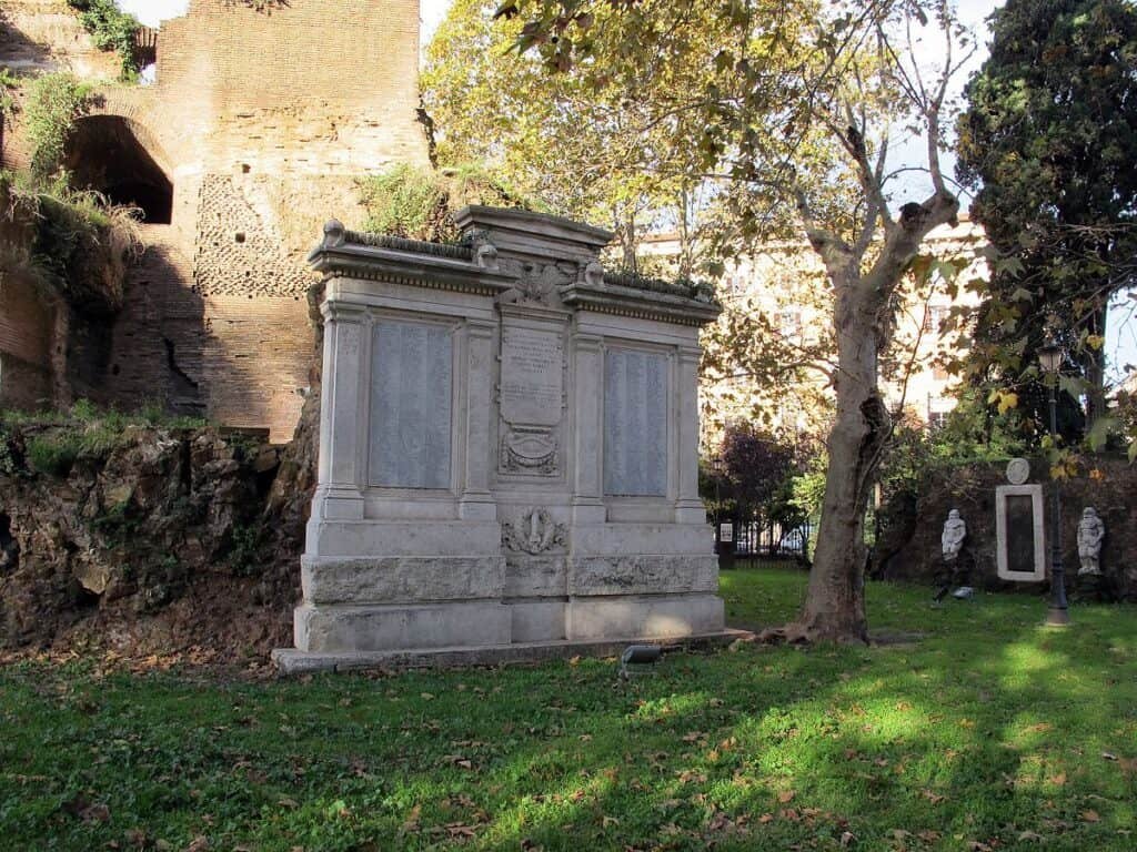 Porta Alchemica di Piazza Vittorio