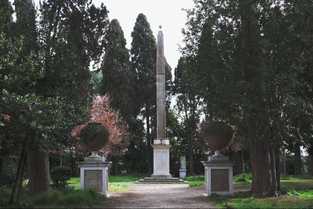 Villa Celimontana - obelisco ramses II