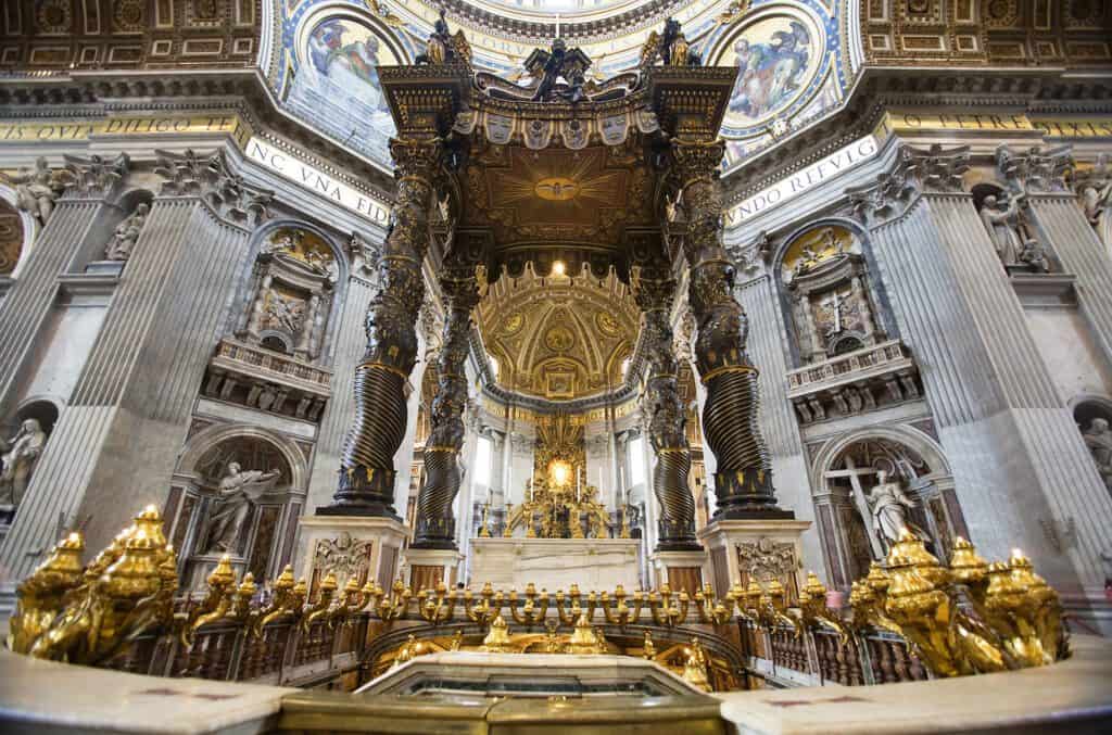Basilica di San Pietro in Vaticano - Baldacchino e altare papale