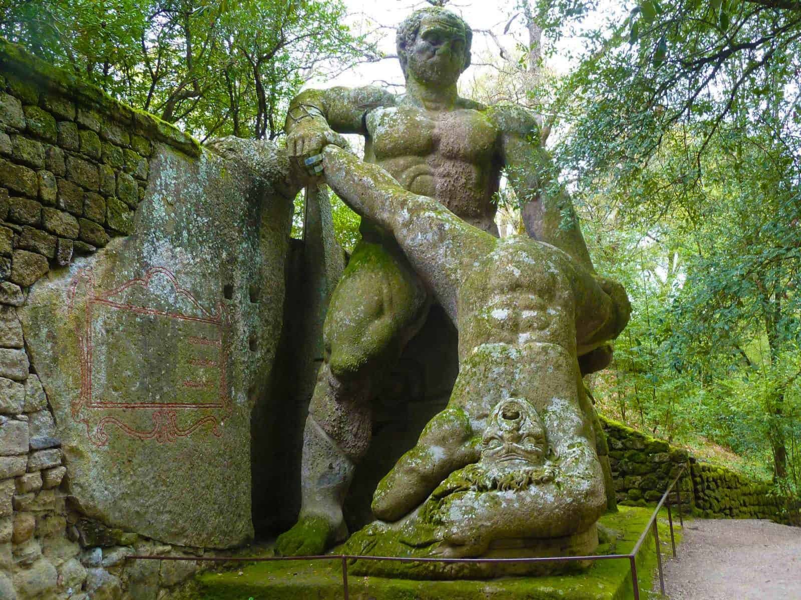Parco dei Mostri Ercole e Caco Lotta tra giganti