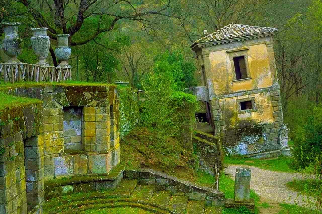Parco dei Mostri La casa pendente