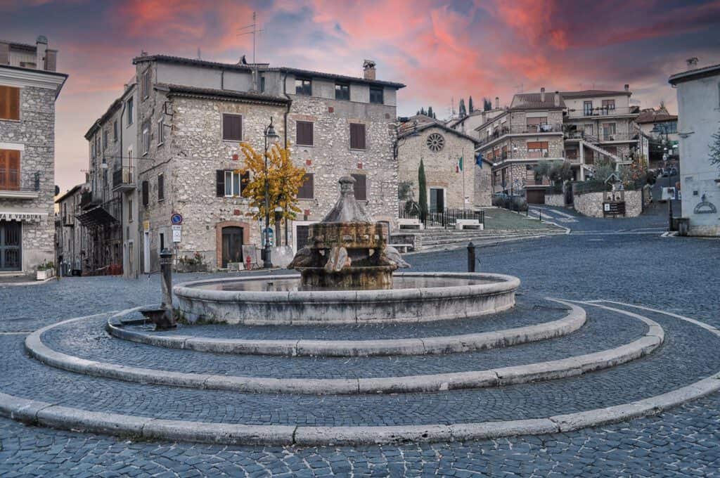 Piazza delle Ville - Anticoli Corrado (RM)