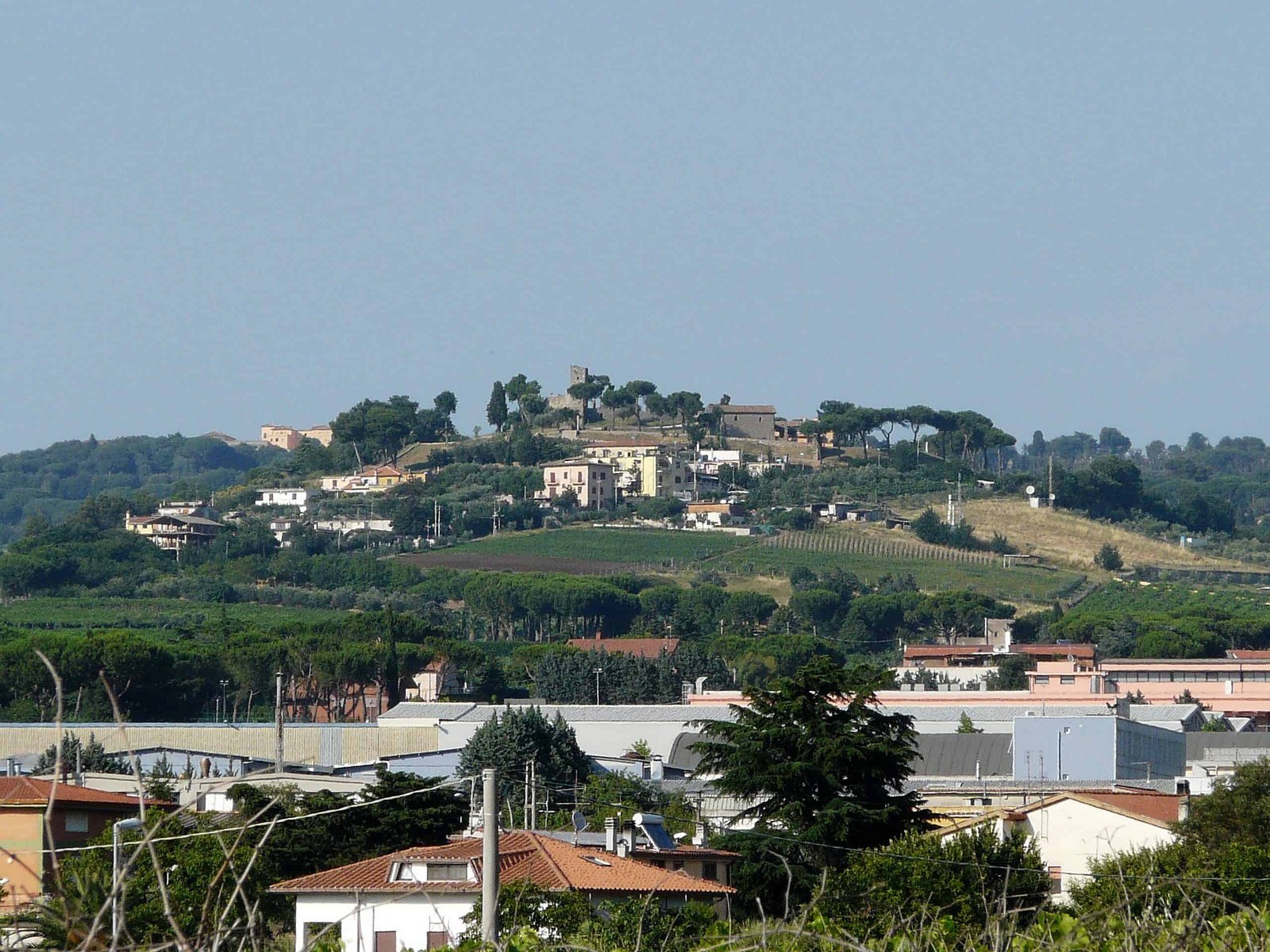 Monte Savello e ruderi del Castello Savello ad Albano Laziale