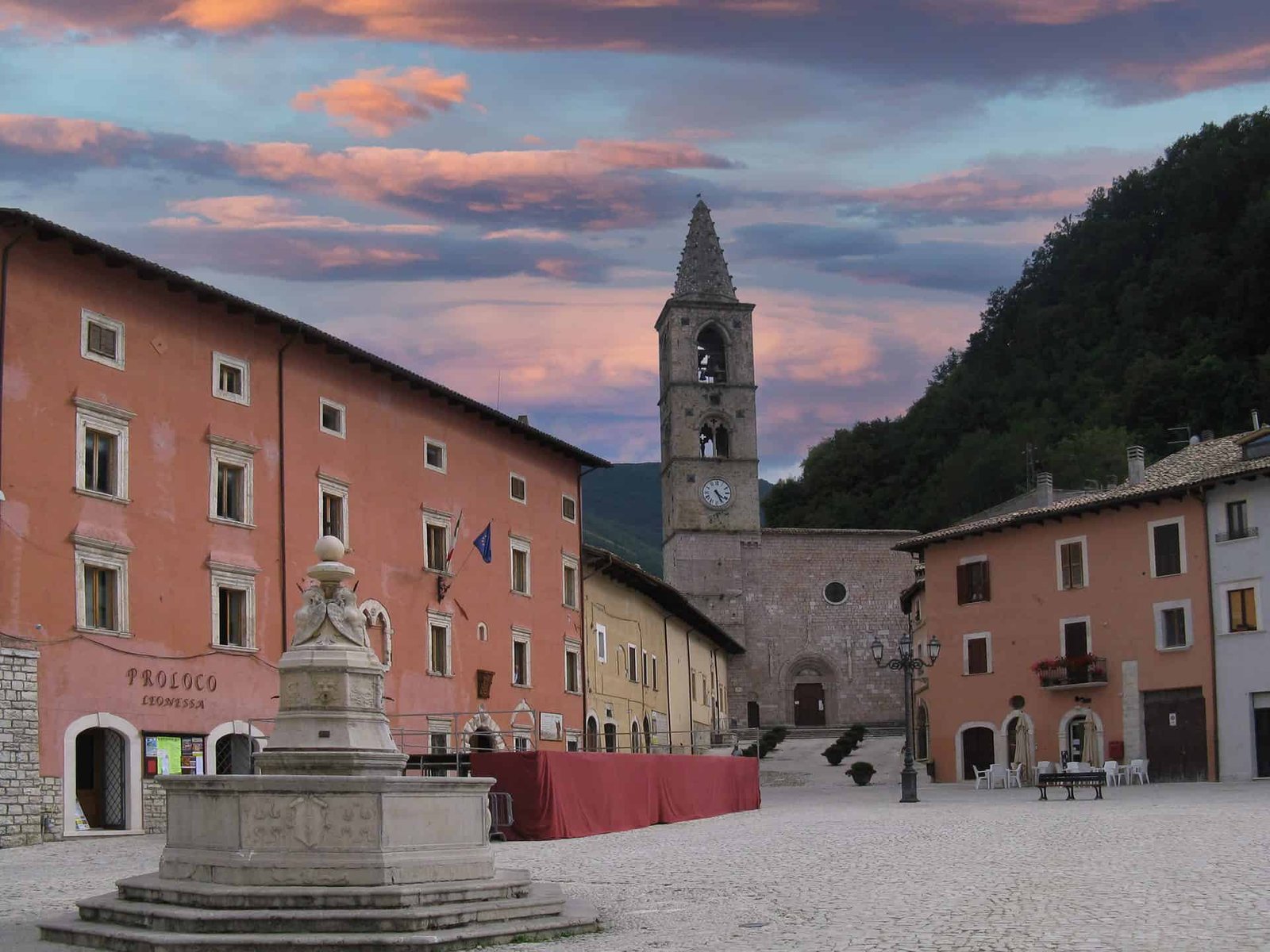 Il borgo pedemontano di Leonessa (Terminillo - 969 metri)