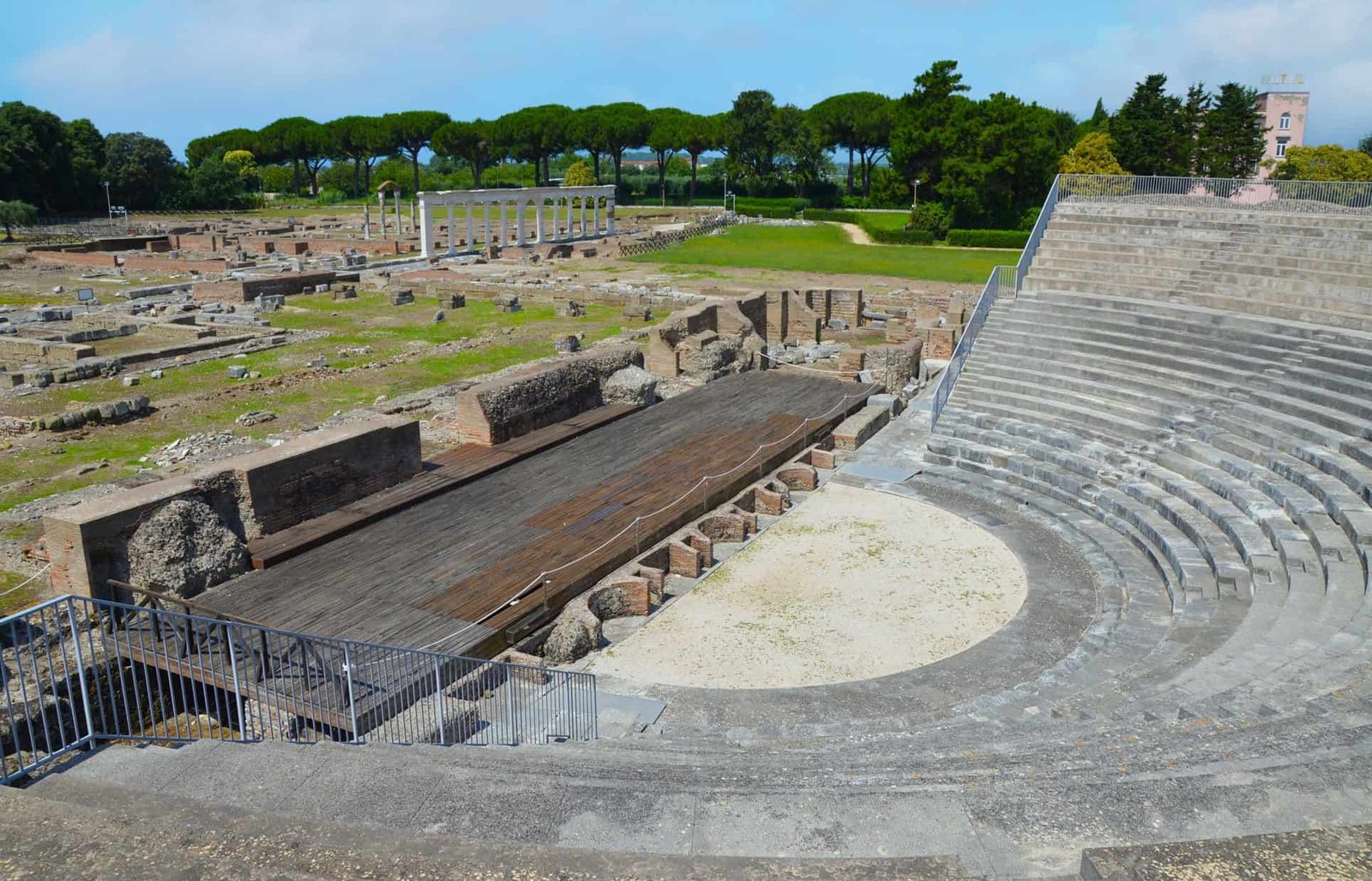 Minturno (LT) - Teatro Romano e Area archeologica Minturnae