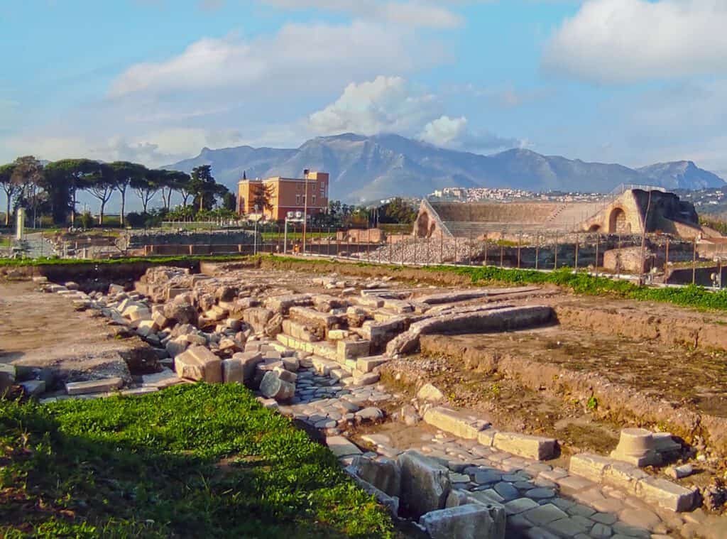 Minturno (LT) - Teatro Romano e Area archeologica Minturnae