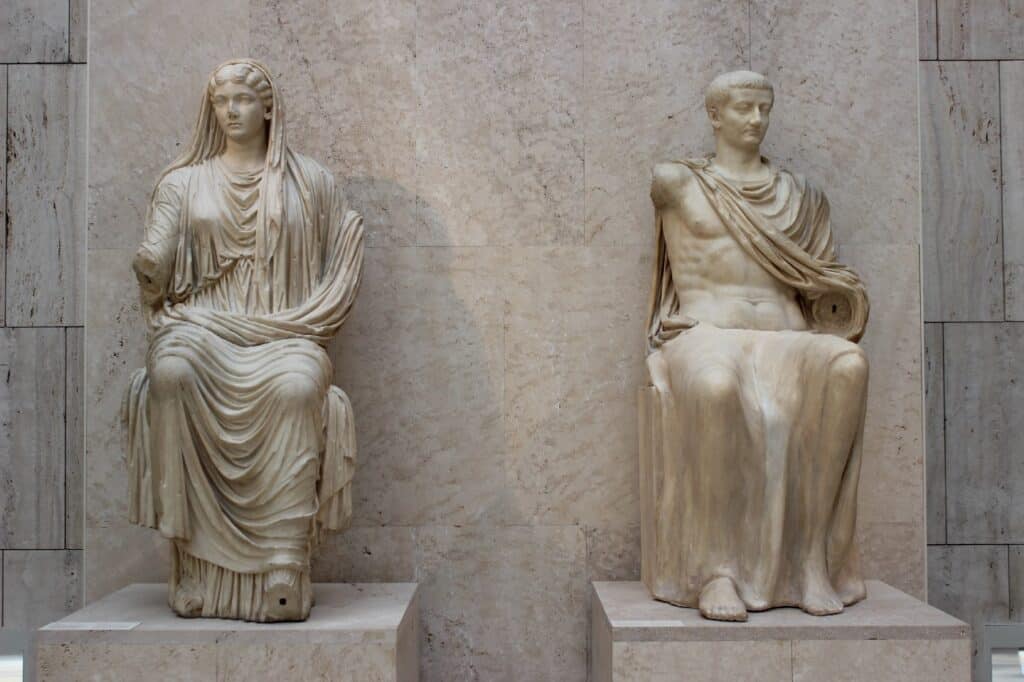 Statua di Livia Drusilla, la Diva Augusta, e del figlio Tiberio, esposte al Museo Archeologico Nazionale di Spagna - Madrid