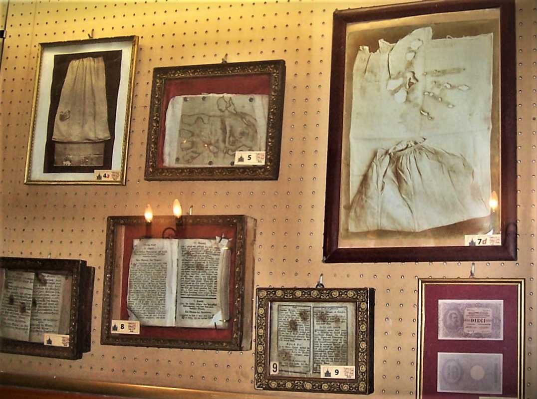 Cimeli esposti nel Piccolo Duomo - Museo delle Anime del Purgatorio