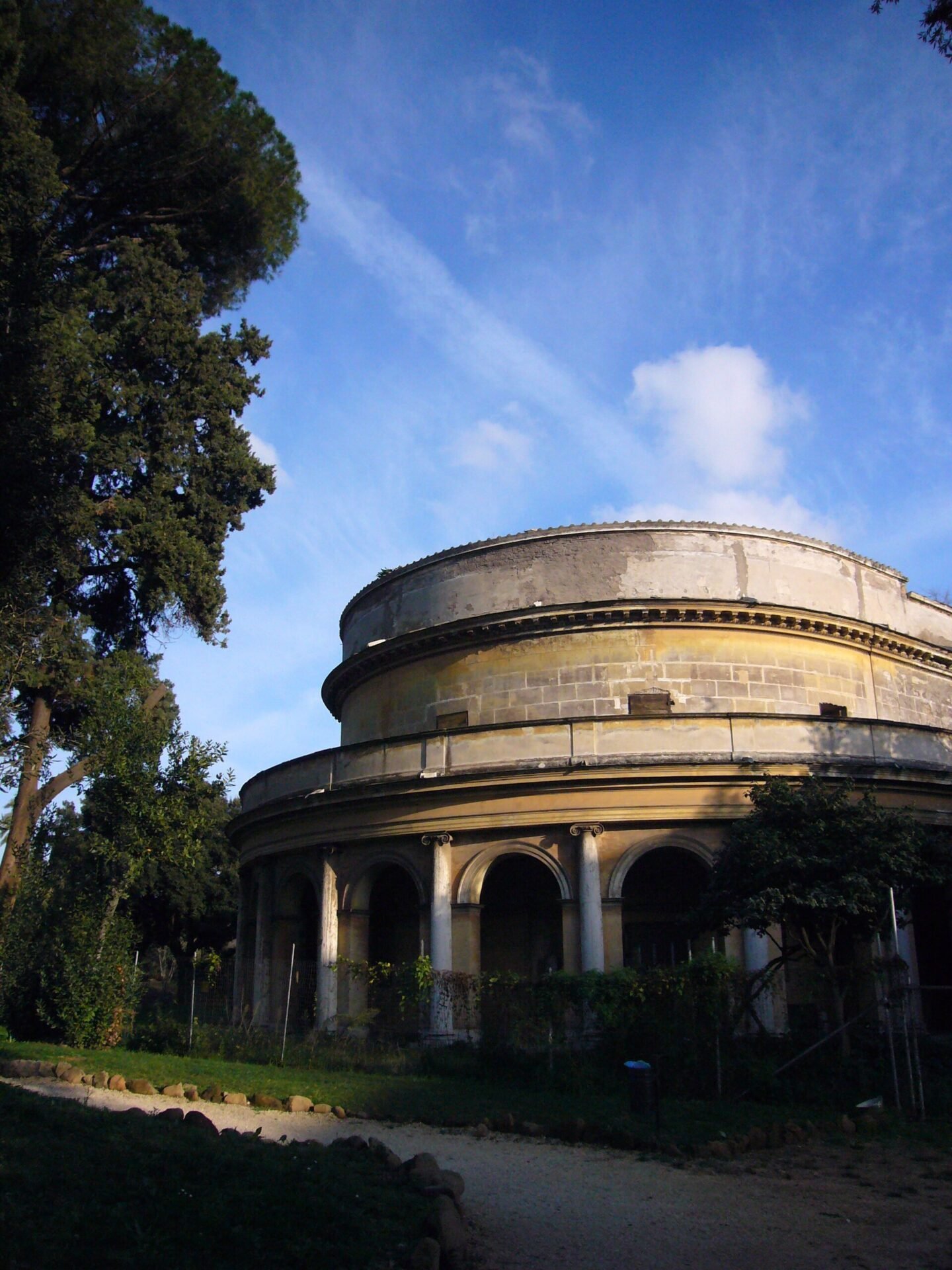 Il Teatro di Villa Torlonia nel parco della villa, nel quartiere Nomentano a Roma