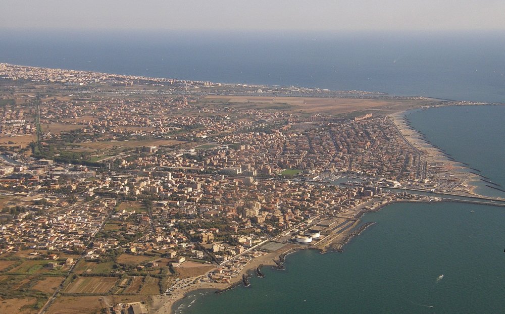Barche ormeggiate nel porto canale di Fiumicino