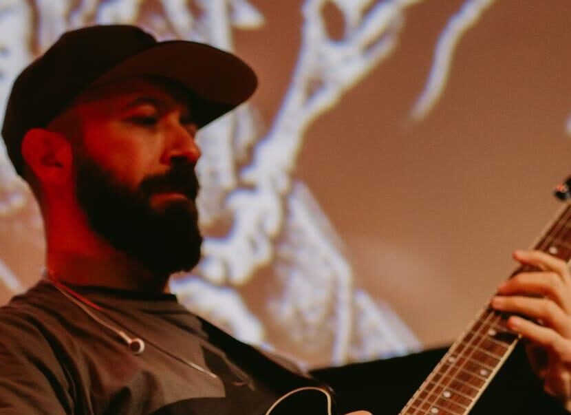 Francesco Saguto, chitarra e laptop di Elective Lines