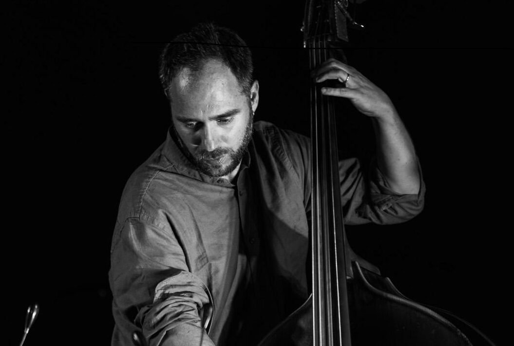 Il contrabbassista Andrea Colella