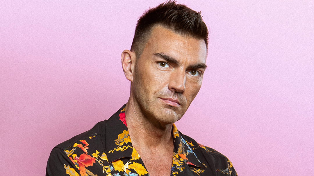 Gabry Ponte nel ritratto ufficiale diffuso da Live Nation per il tour Circotron