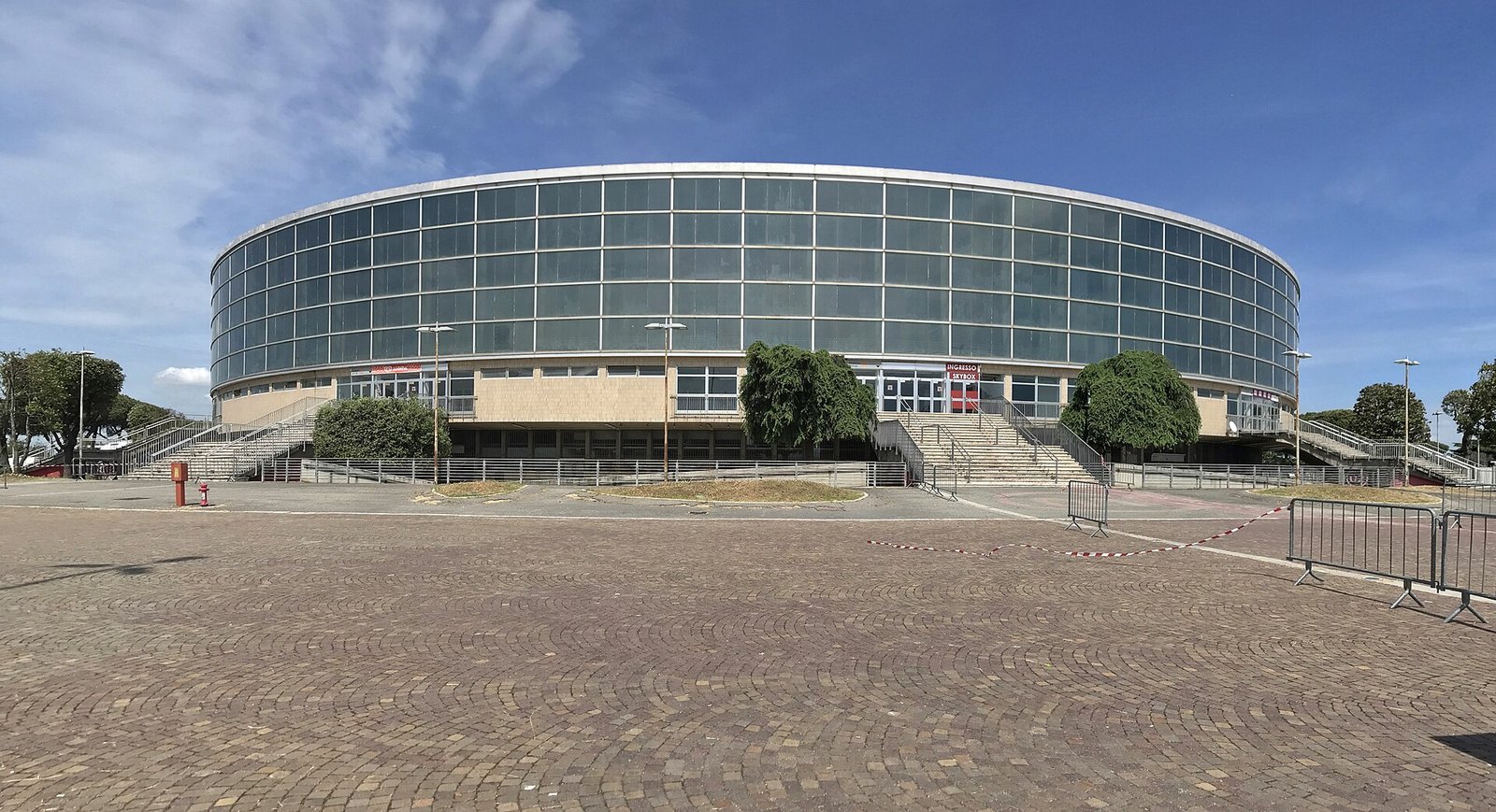 Il Palazzo dello Sport di Pier Luigi Nervi all'EUR, sede del concerto di Guè