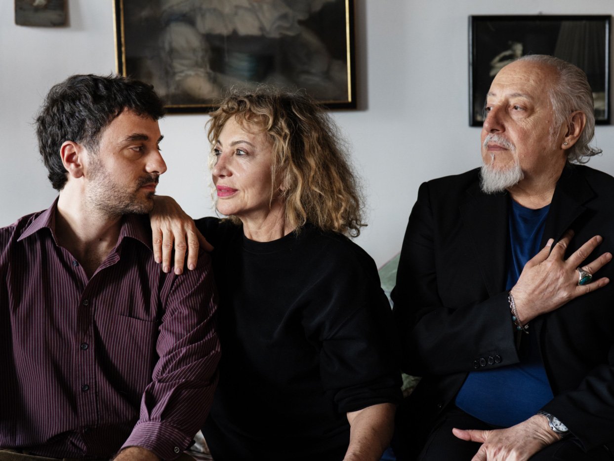 Iaia Forte fra Giovanni Onorato e Massimo Verdastro