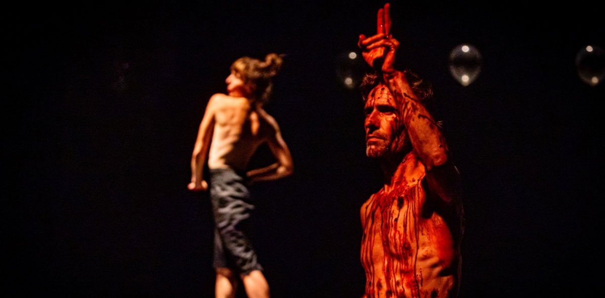 La poésie de la résistance di Jan Fabre, immagine ufficiale dello spettacolo al Teatro Vascello