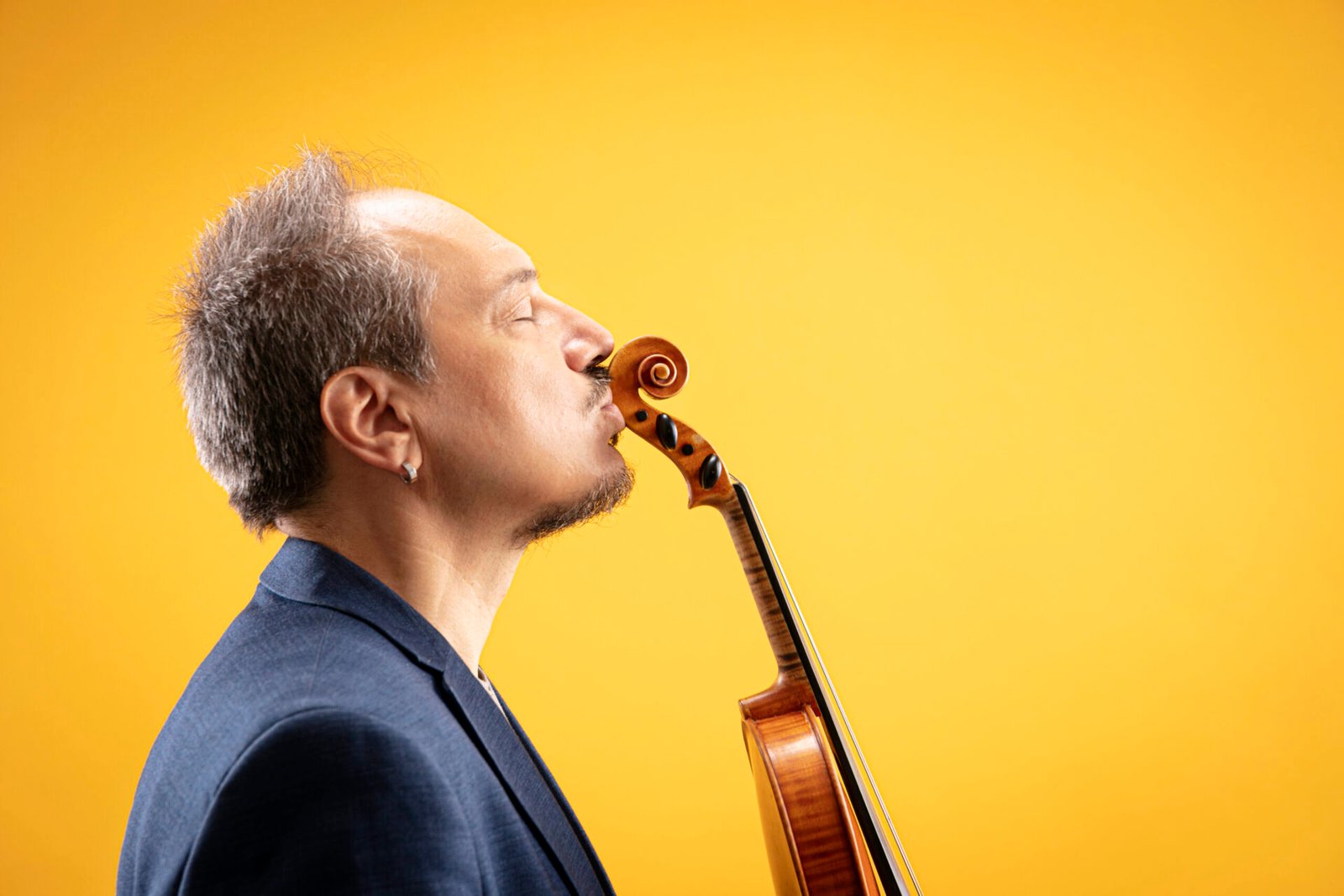 Il violinista Luca Ciarla, ideatore di Molisound