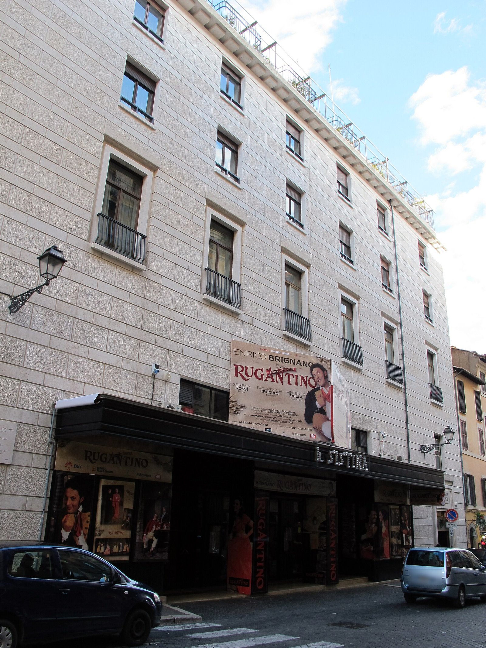 La facciata del Teatro Sistina in via Sistina