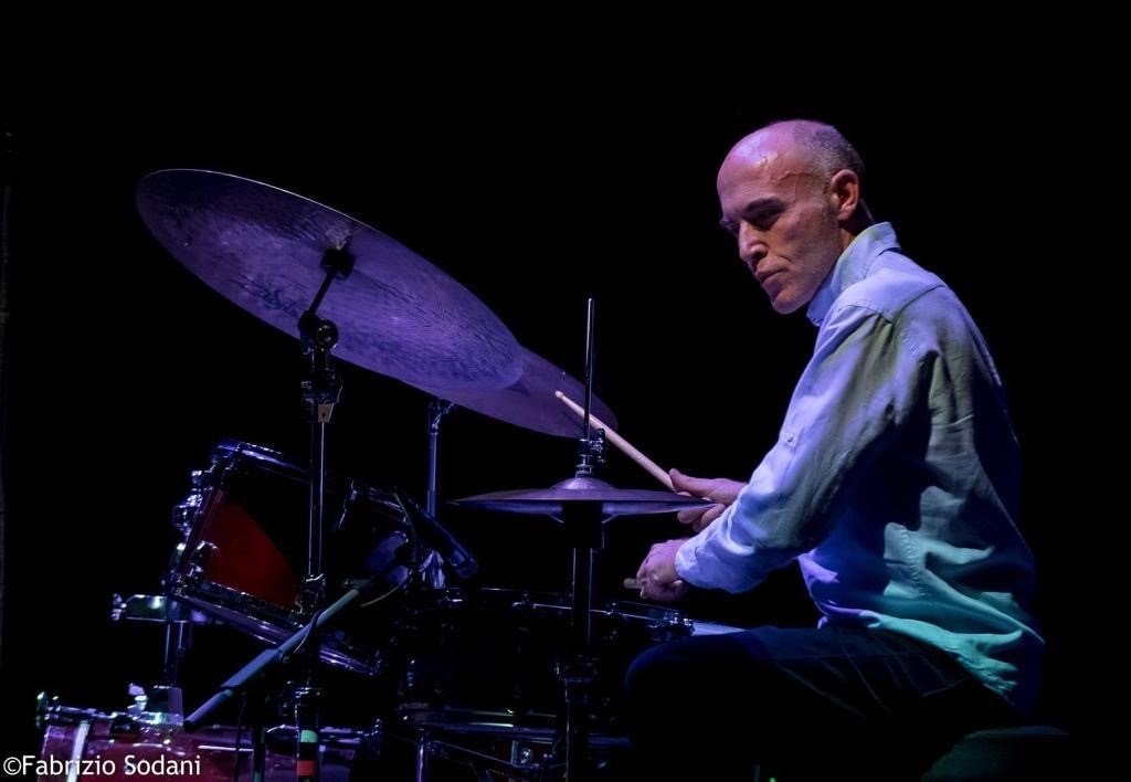 Marco Valeri, batterista, alla guida del suo quartetto