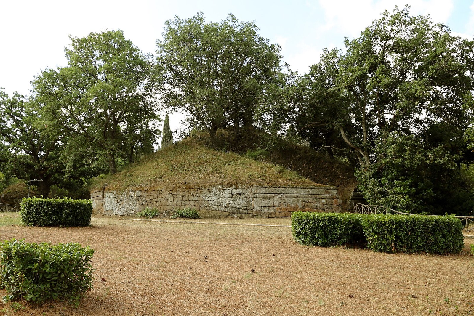 Un tumulo della necropoli della Banditaccia, a Cerveteri