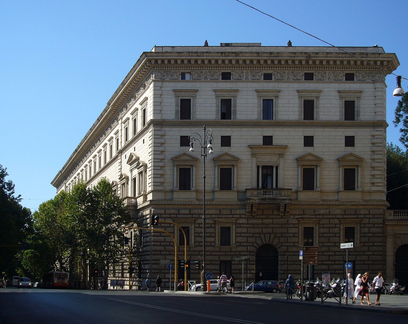 Palazzo Brancaccio, nel rione Monti