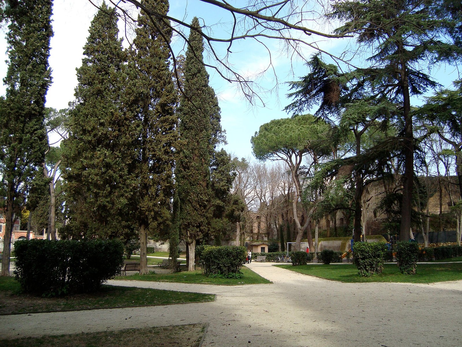 Il Parco degli Scipioni, tra via di Porta Latina e la via Appia