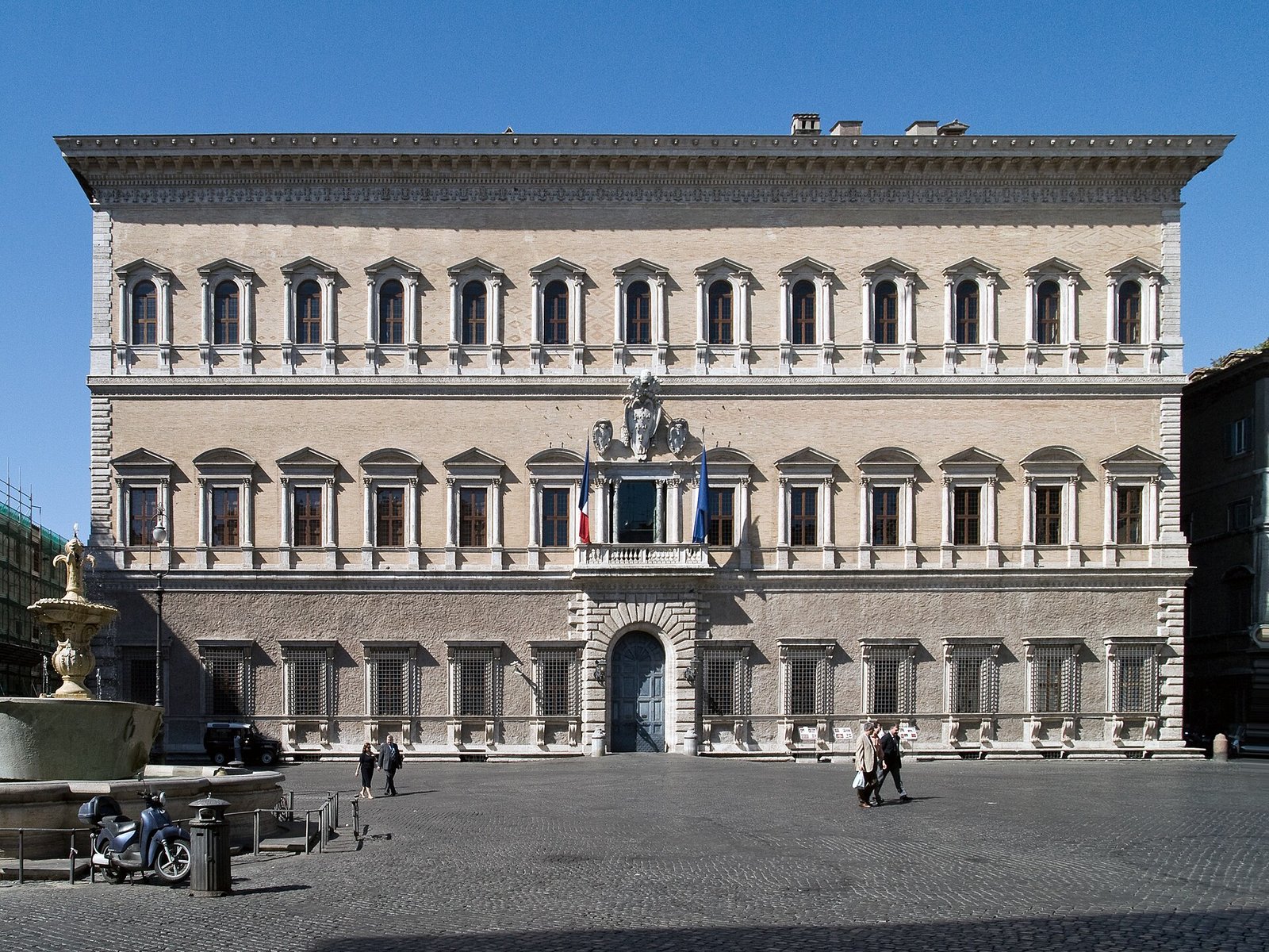 Piazza Farnese and Palazzo Farnese 3 Palazzo Farnese overlooking the square