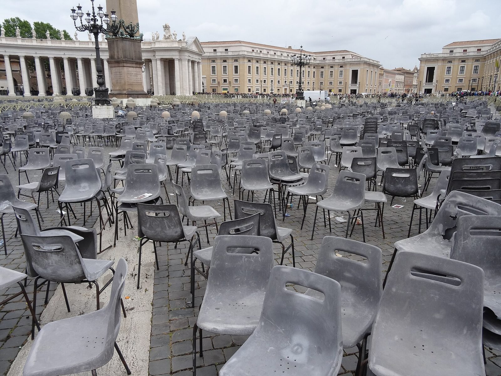 Piazza San Pietro 4 Saint Peter's Square