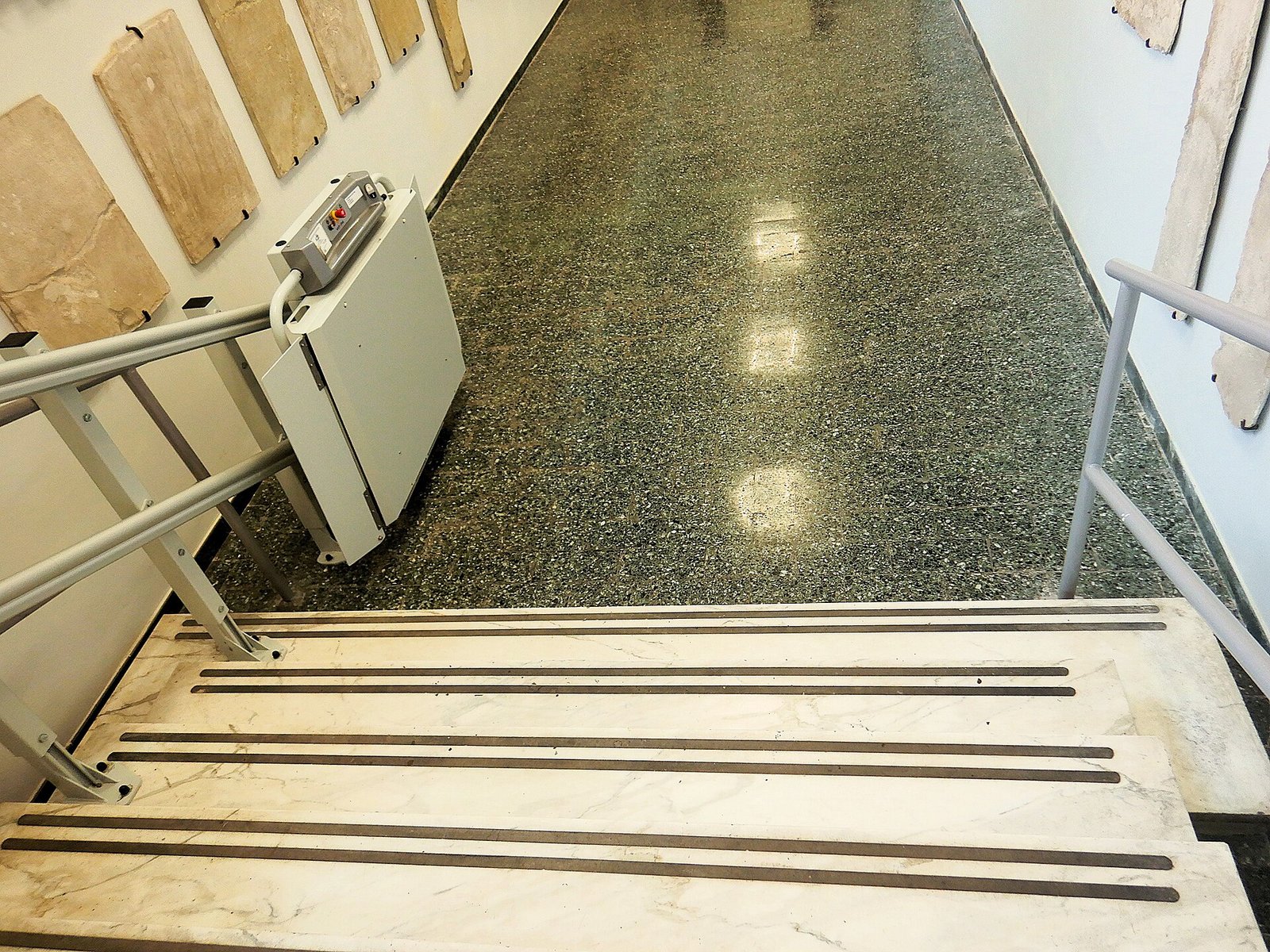 Piattaforma elevatrice per sedie a rotelle a Roma