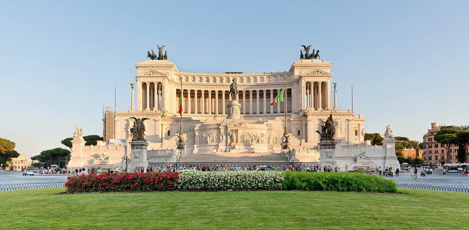 Il Vittoriano visto da piazza Venezia, sede della sezione prorogata di Roma in moneta
