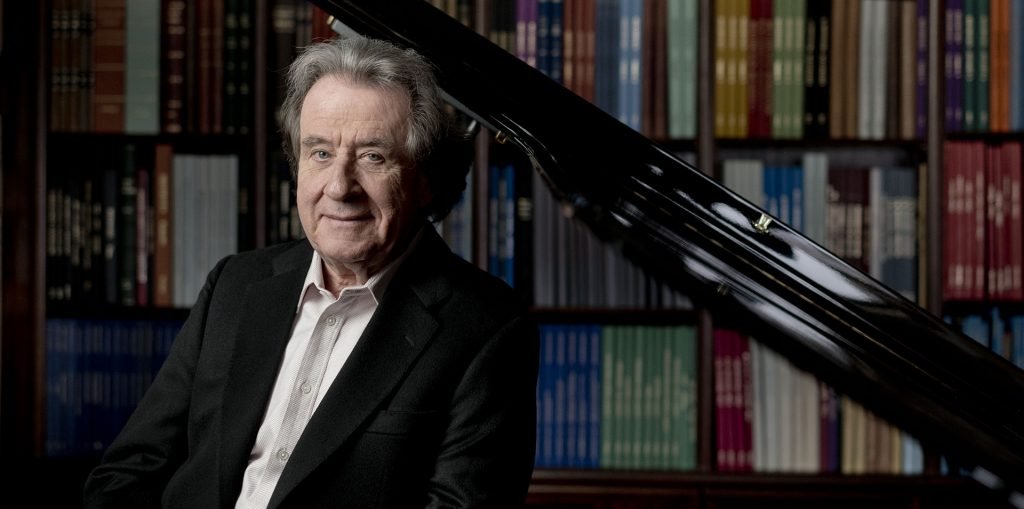 Rudolf Buchbinder, solista e direttore dei concerti di Mozart a Santa Cecilia