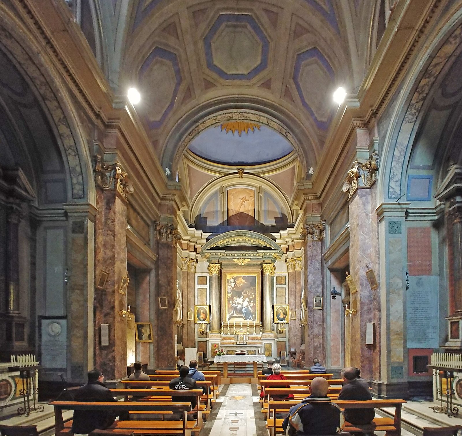 Interno di Santa Maria in Publicolis a Roma