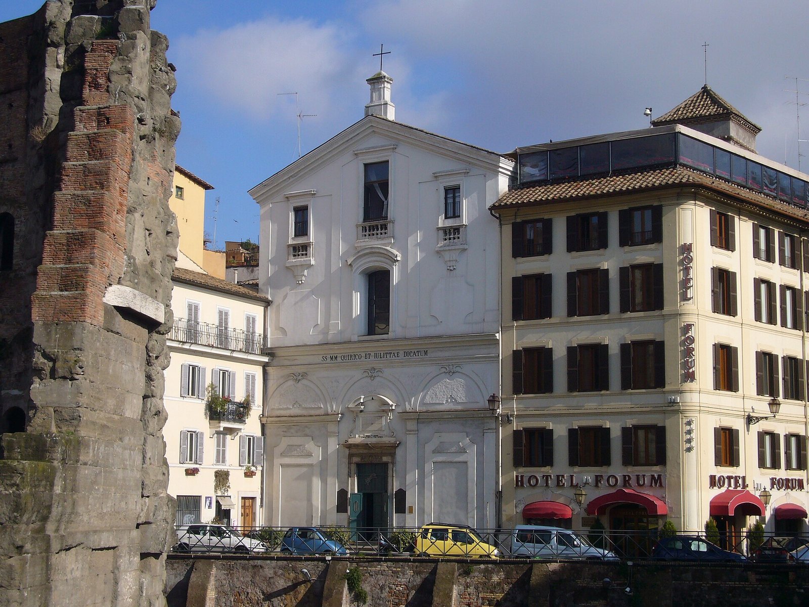La facciata della chiesa dei Santi Quirico e Giulitta ai Monti