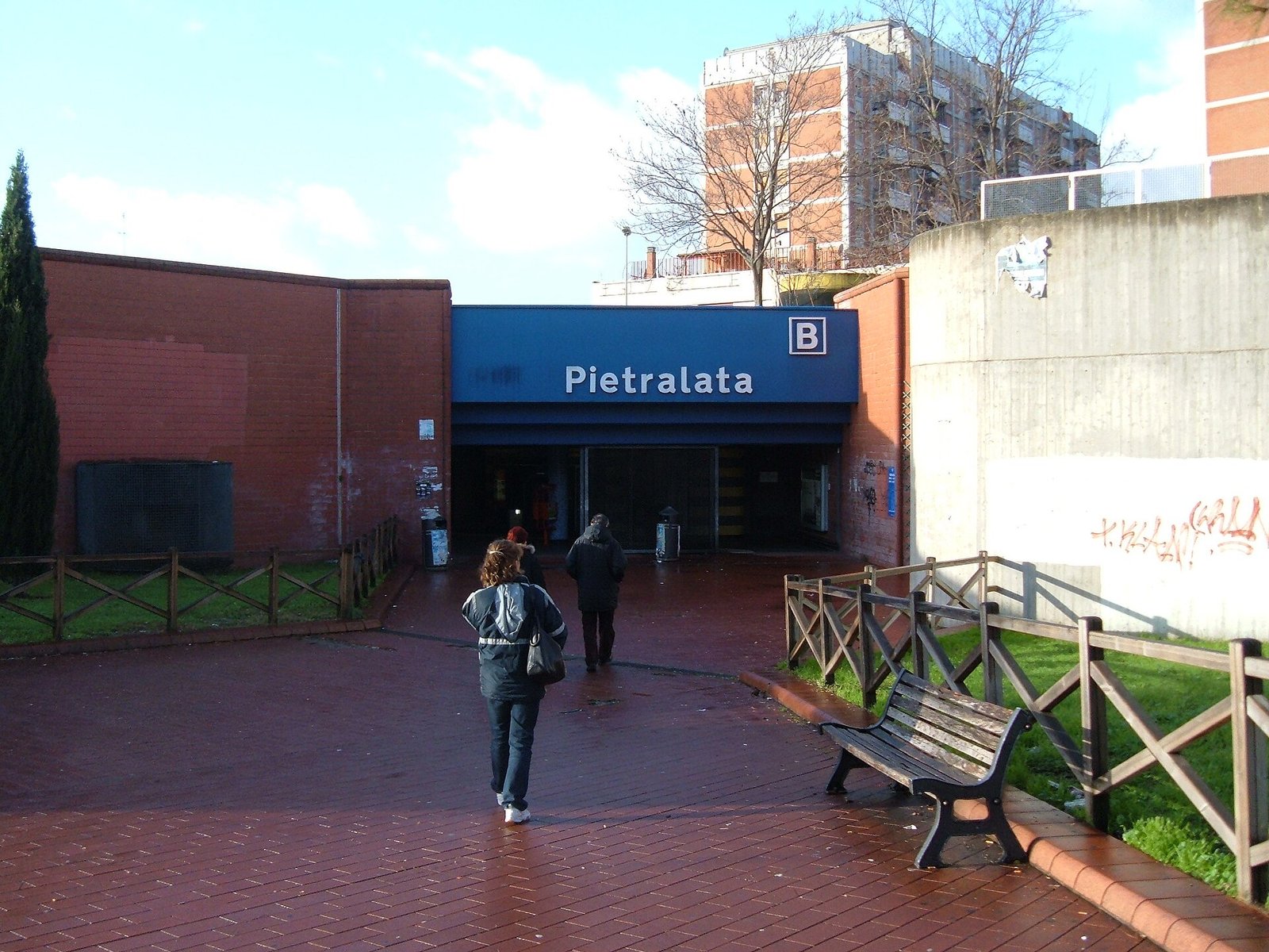 Stazione Pietralata della metropolitana linea B