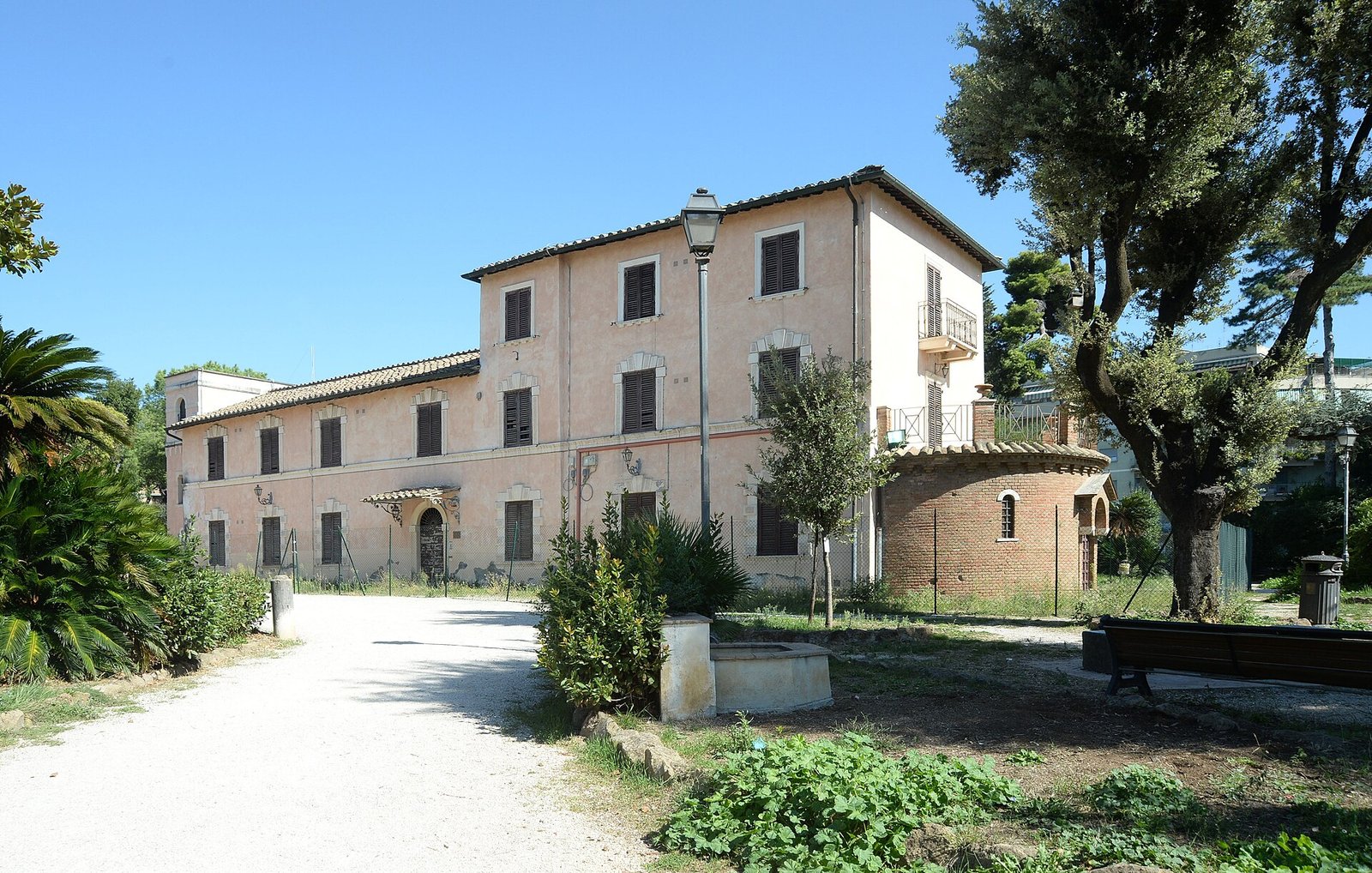 Il parco di Villa Lais a Roma