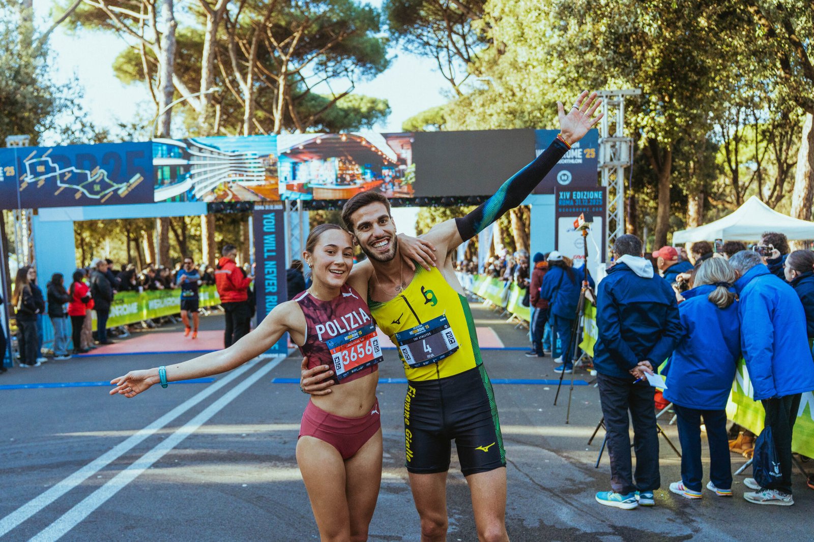 Due atleti all'arrivo della XIV edizione della We Run Rome