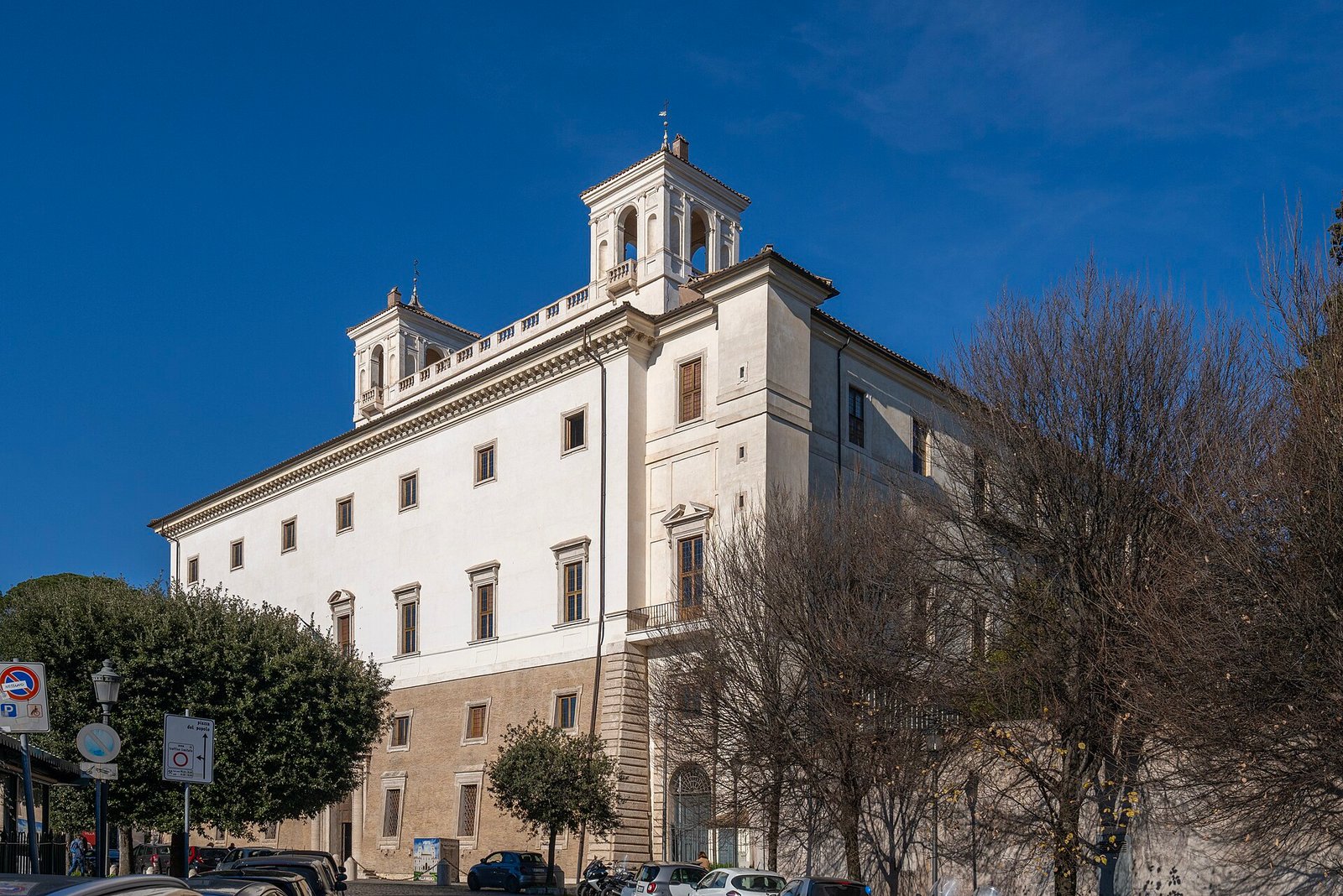 La facciata di Villa Medici, sede dell'Accademia di Francia a Roma, sul Pincio