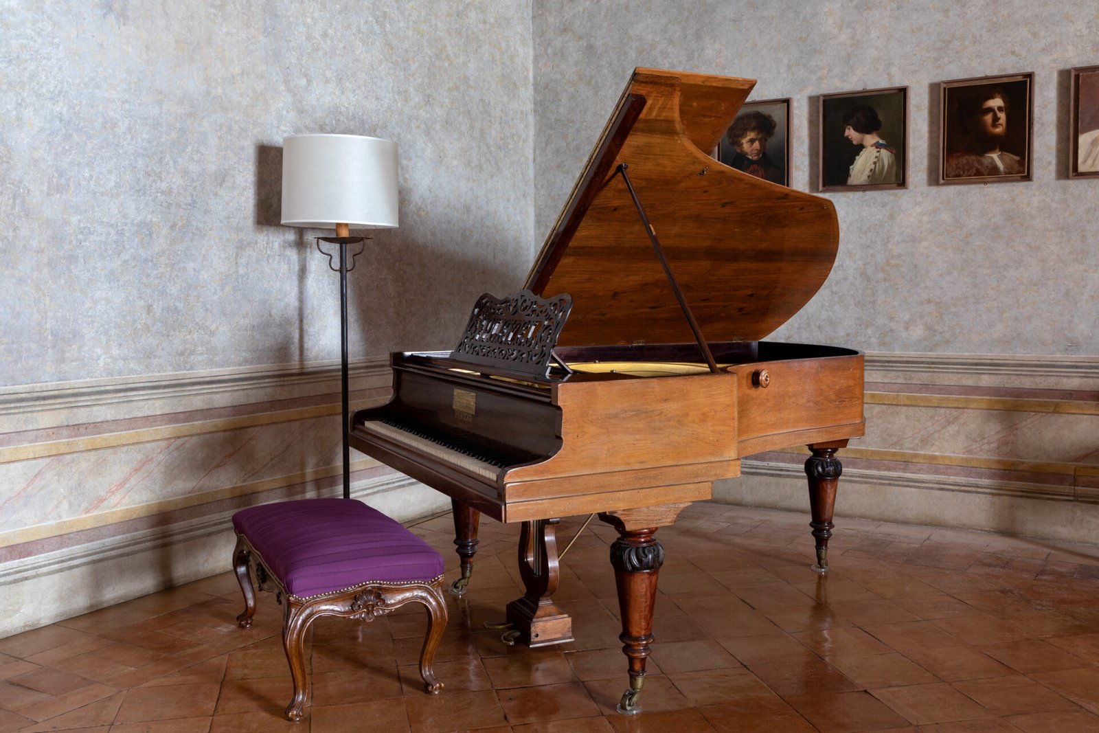 Il pianoforte Pleyel di Villa Medici nelle camere storiche della villa