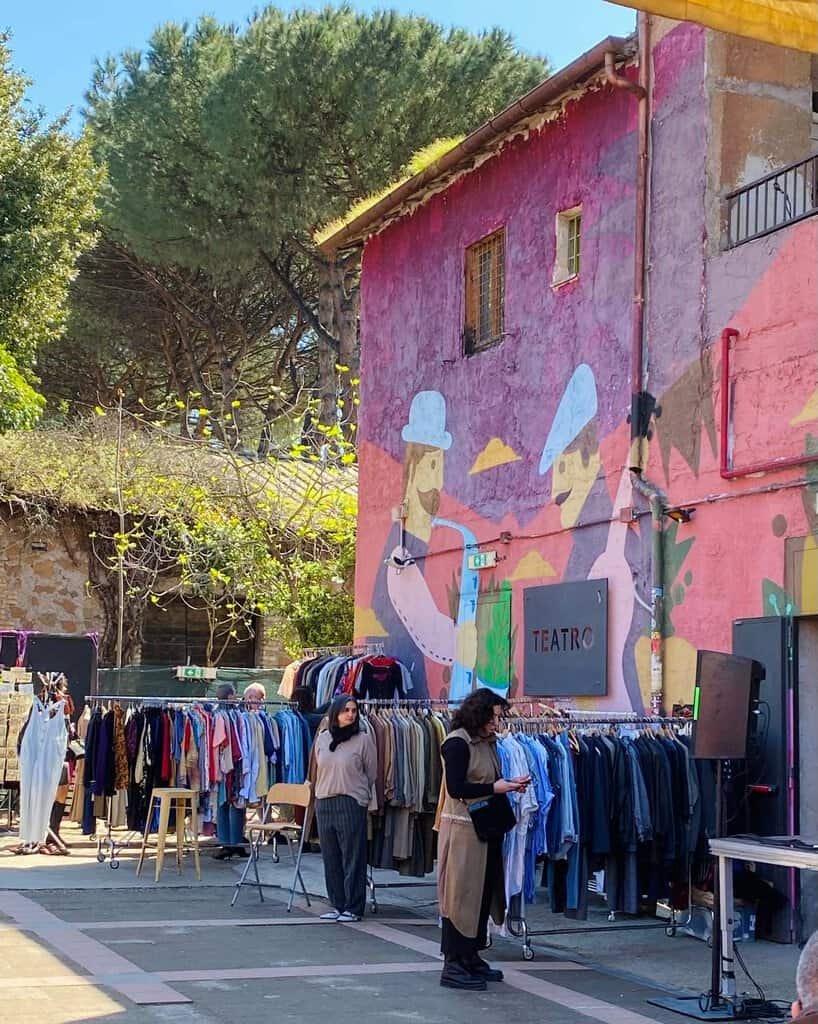 Il cortile del Monk durante La Domenica Vintage