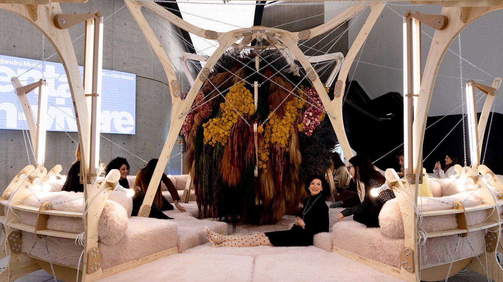 L'installazione con-vivere di TAKK nella hall del MAXXI